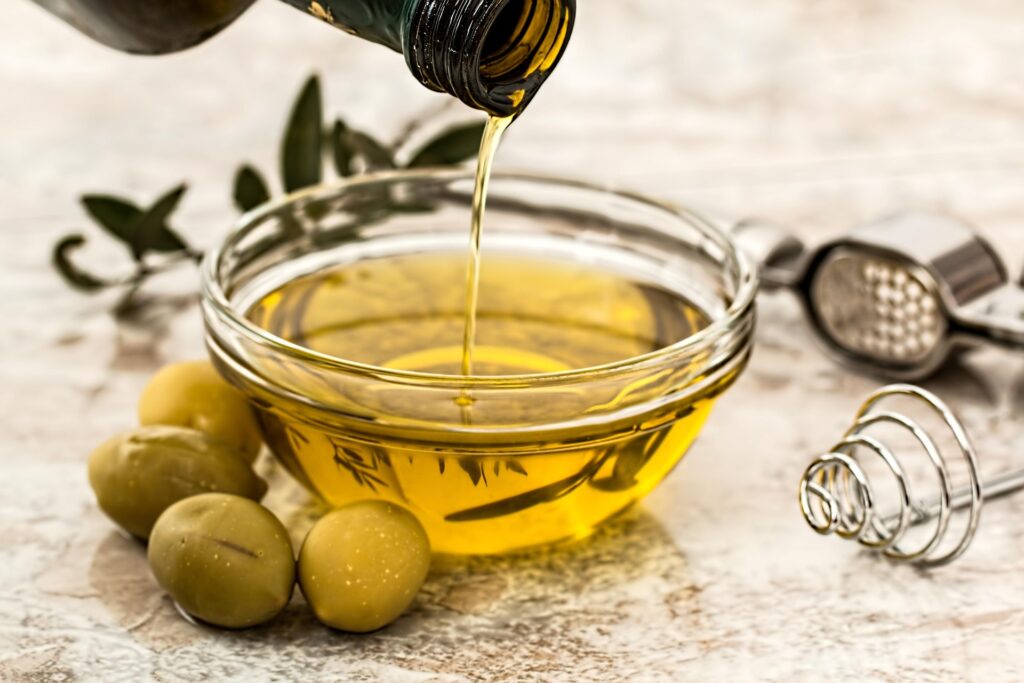 Best 12 Hair Growth Oils Under $25 for Thicker, Healthier Hair (2025 Review)